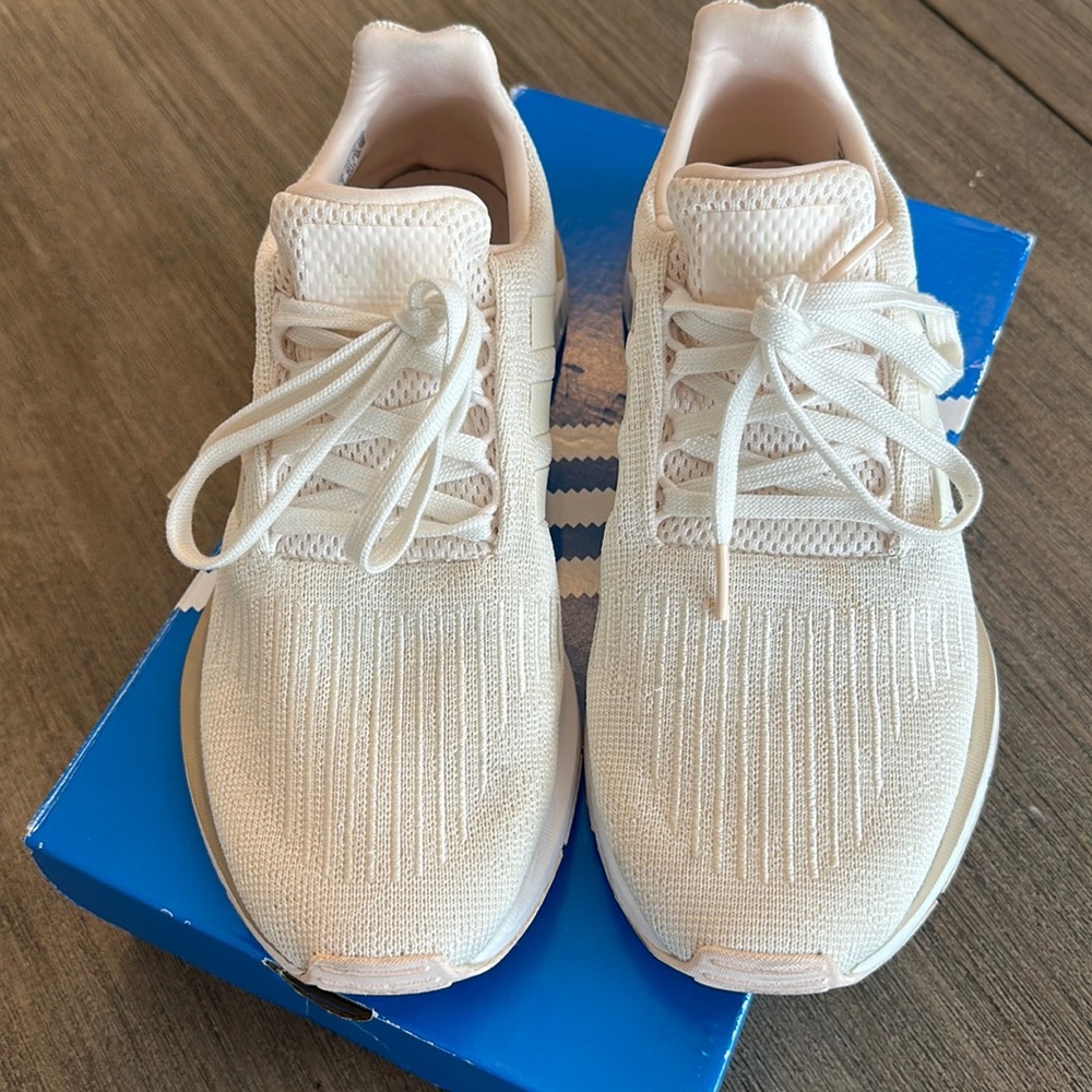 Adidas cream sneaker